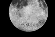 Južný pól Mesiaca. V tejto oblasti má v roku 2024 pristáť misia Artemis III.