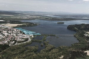 Pohľad na Nábrežie z výšky.