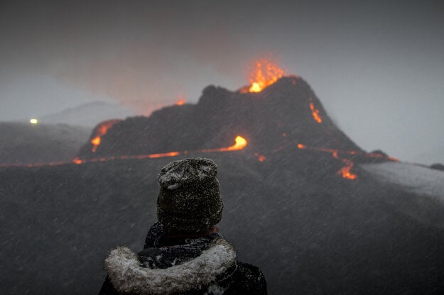 Erupcia sopky na polostrove Reykjanes.