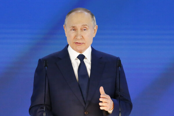 Putin chce v Rusku do jesene nadobudnúť kolektívnu imunitu pred koronavírusom