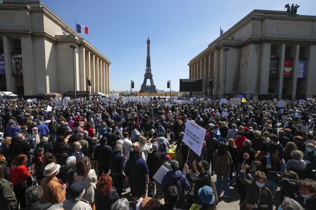 Spravodlivosť pre Halimiovú požadovalo v Paríži niekoľko tisíc demonštrantov.