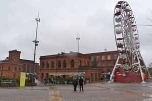 Súčasné centrum zábavy, kultúry a umenia priťahuje davy ľudí. Nákupný, servisný a zábavný komplex vznikol na mieste bývalej textilnej továrne.