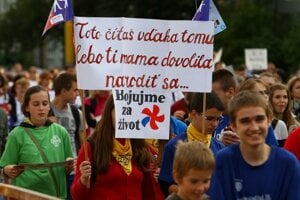 Účastníci pochodu za život v roku 2013 v Košiciach.