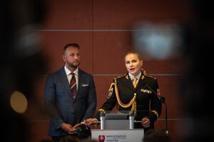 Híring Maškarovej sľubovali pred prázdninami, opäť sa posúva. Dočasnej šéfke polície sa hodnotiť nechce