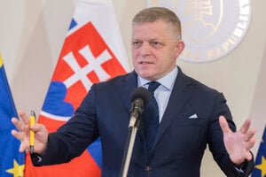 Nie je debil a nie je Kakadú. Štrnásť Ficových výrokov, ktoré nikto nekopíruje