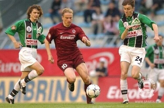 Rastislav Michalík (v strede) (zdroj: sparta.cz)