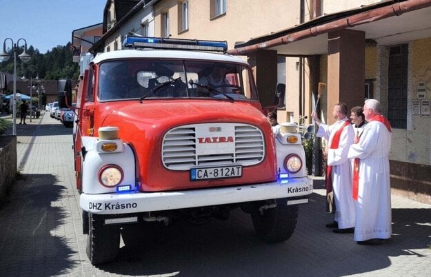 Požehnanie vozidiel v Krásne nad Kysucou. 