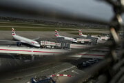 Zaparkované lietadlá pri Termináli 5 na letisku Heathrow v Londýne.