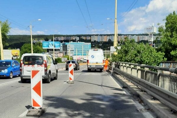 Zlá správa pre vodičov. Na kľúčovom moste v Košiciach obmedzia premávku na dva pruhy