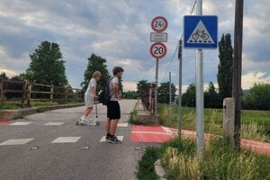V deň zatvorenia mosta pri Zelokvete tam ešte tabuľa o obchádzke nebola. 
