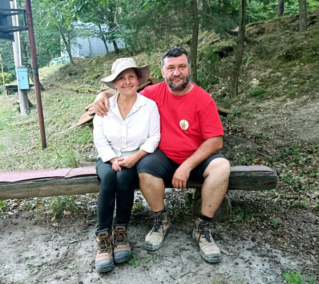 Jozef Blaho a Stanka Blahová vedú občianske združenie Leustach, ktoré zveľaďuje hrad Hrušov.  (zdroj: Martin Kilian)