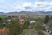 Po turčianskej dedine sa pohybujú podozriví muži. 