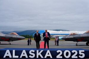 Vrelé prijatie a úsmevy. Trump s Putinom odišli z letiska v jednej limuzíne