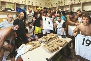 Čakajovce sa tešili po výhre 5:0 nad Mojmírovcami. 