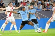 Na snímke uprostred Rahim Ibrahim (Slovan) a vľavo Ilija Mašič (Mosar) v stretnutí 2. predkola LM ŠK Slovan Bratislava - HŠK Zrinjski Mostar 