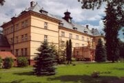 Štefánikov ústav bol kedysi dlhoročným sídlom strednej zdravotníckej školy. Teraz bude sídliť na gymnáziu.