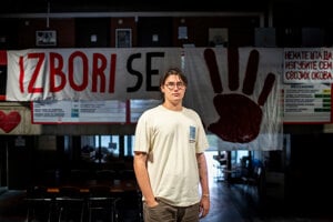 Srbský študent z blokády: Niektorí profesori nám sami dali kľúče od budovy, iní sa chceli biť