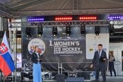Otvárací ceremoniál majstrovstiev sveta žien v parahokeji. 