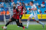 Tretí gól Trnavy v Nitre strelil Hilary Gong (vľavo).