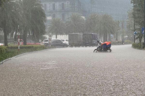 Tajfún Kadžiki zasiahol Vietnam a Thajsko.