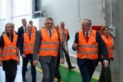 Robert Fico (Smer) v Istebnom s investormi z Lichtenštajnska, kde má vzniknúť továreň na tepelné čerpadlá. Fico spomínal aj Aurela Stodolu