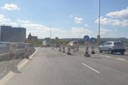 Krátko po oprave na moste sú na tom istom mieste opäť dopravné obmedzenia.