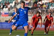 Hráč Slovenska Adam Griger počas kvalifikačného zápasu na ME 2027 hráčov do 21 rokov D-skupiny Slovensko - Andorra