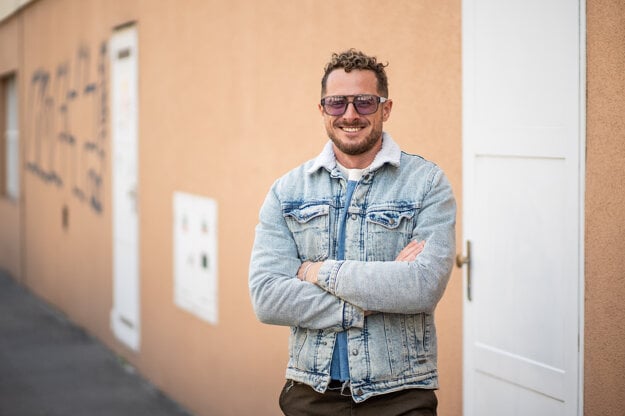 Milan precestoval celý svet, zastavil sa napríklad aj v Grónsku. (zdroj: Jozef Jakubčo)
