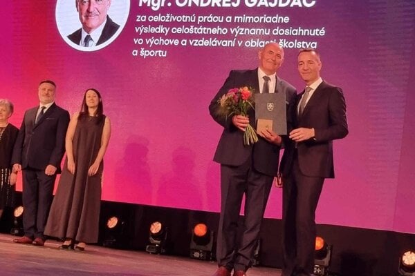 Ocenený Ondrej Gajdáč (vľavo).