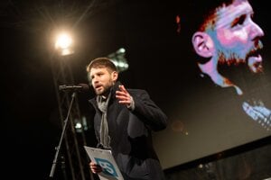 Predseda PS Michal Šimečka na jednom z protestov.