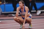 Emma Zapletalová v prvom semifinálovom behu na 400 m cez prekážky na MS v atletike 2025.