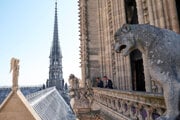 Veže si pozrel aj prezident Macron.