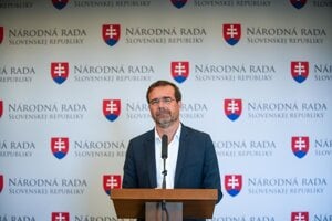 Krajčí po hlasovaní o novele ústavy odchádza z Hnutia Slovensko, mandát poslanca si ponechá