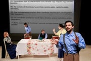 Eszter Katona, Fanni Hostomská, Kristóf Melecsky, Dániel Szebellai, Bence Hégli v inscenácii Akcent.