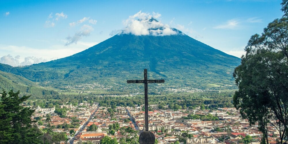 Volcán de Agua južne od mesta Antigua Guatemala (zdroj: pexels.com)