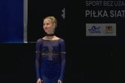 Alica Lengyelová na stupňoch víťazov. 