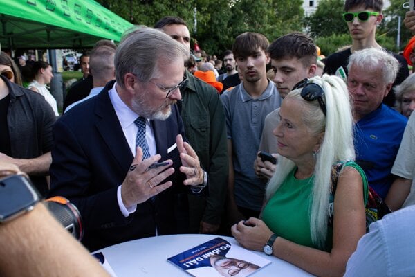 Petr Fiala počas predvolebnej kampane.
