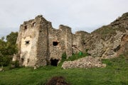 Archívna fotografia. Hrad Čabraď.