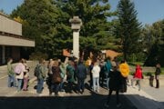 Komentovaná prehliadka Detského mestečka v Zlatovciach.