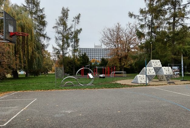 V Katkinom parku štartuje revitalizácia, ktorá potrvá jeden rok. (zdroj: Korzár/Peter Jabrik)