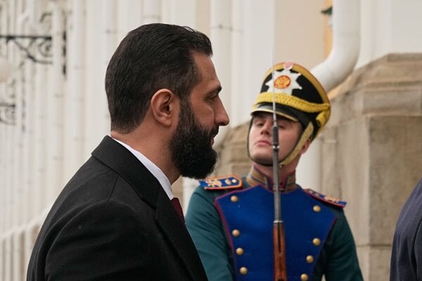 Sýrsky dočasný prezident Ahmad Šara.