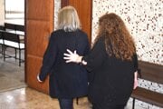 Milada P. (vľavo) a obhajkyňou ma košickom krajskom súde.