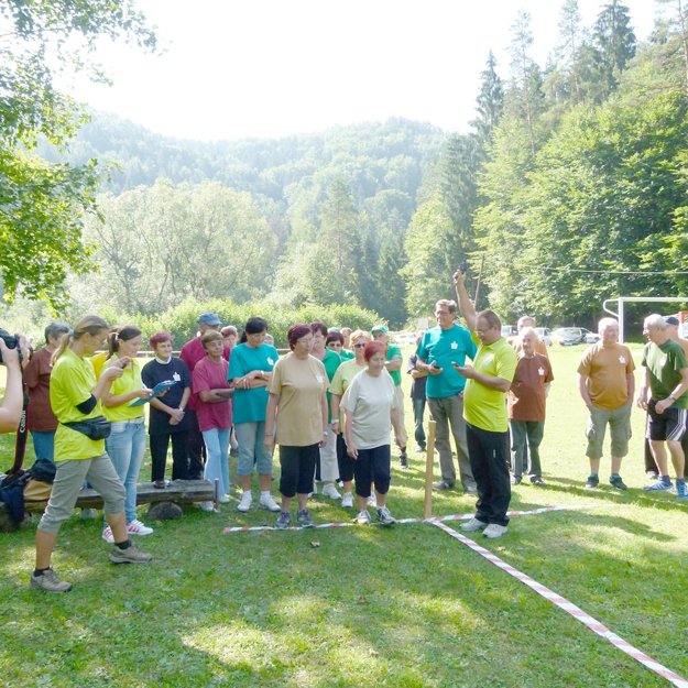 Rýchla chôdza dala súťažiacim poriadne zabrať.  (zdroj: DV)