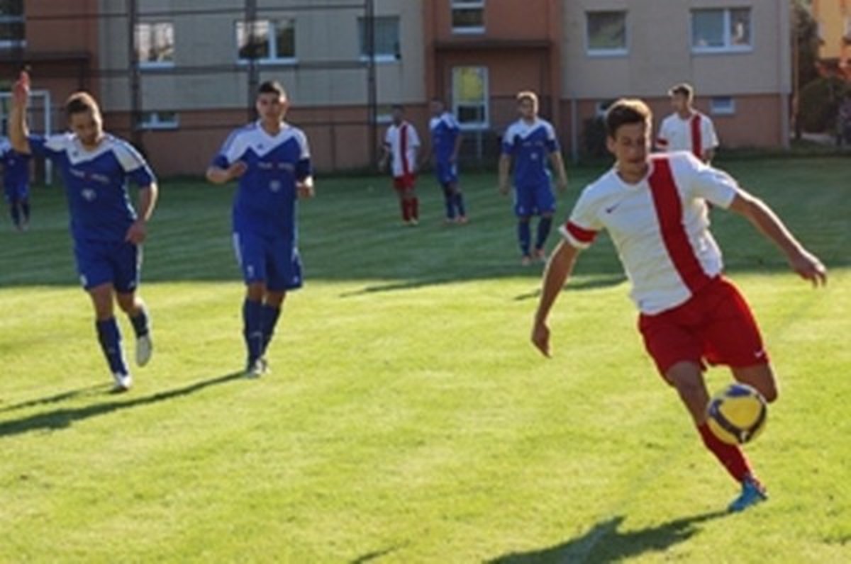 OKRENÝ FUTBAL: Na čele zostáva Tekovská Breznica - SME OKRENÝ FUTBAL: Na čele zostáva Tekovská Breznica - SME