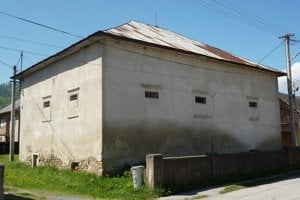 Kúria. Celkový pohľad na jednu zo zachovaných rezidendcií.