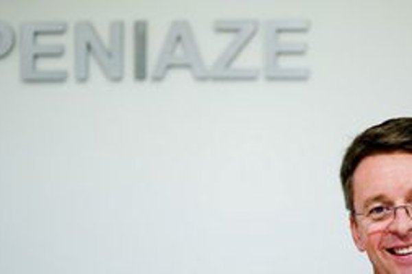 Minister financií Mikloš.