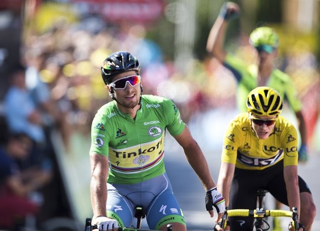 Chris Froome (v žltom) bojoval v 11. etape o víťazstvo s Petrom Saganom.