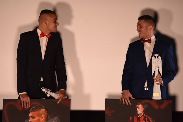 Dvaja najlepší trnavskí futbalisti za rok 2016 - Adam Jakubech (vľavo) a Lukáš Greššák.