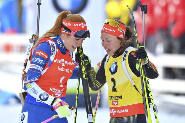 Laura Dahlmeierová (vpravo) a Gabriela Koukalová súperili spolu o najvyššie pozície aj v uplynulých pretekoch svetového šampionátu.