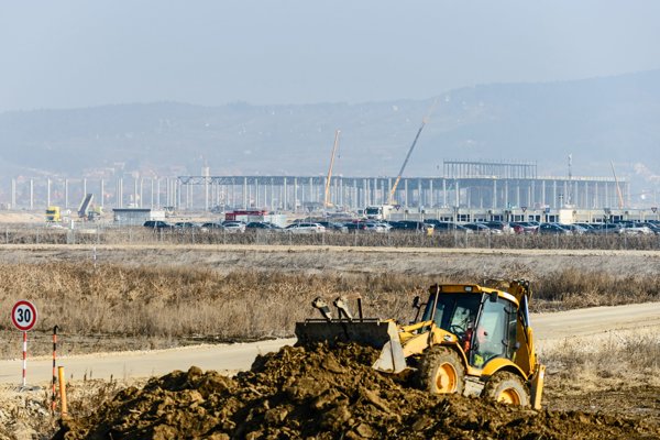 Na snímke výstavba závodu Jaguar Land Rover v strategickom parku v Nitre.